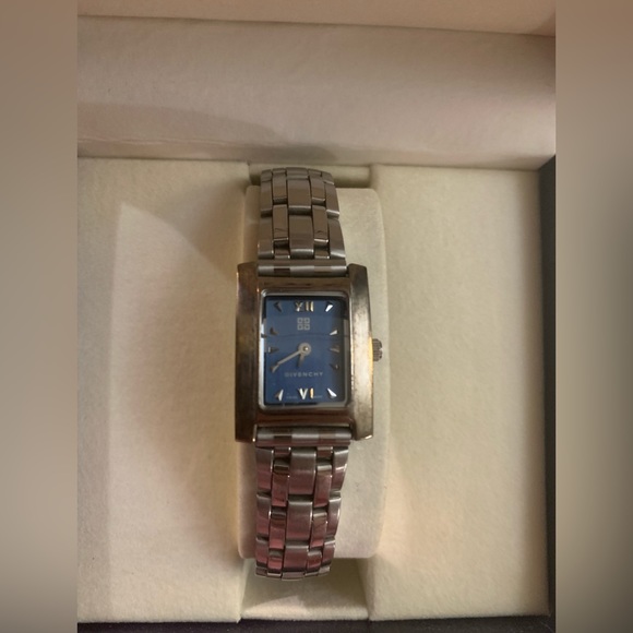 Given by Women’s Watch - Picture 3 of 5